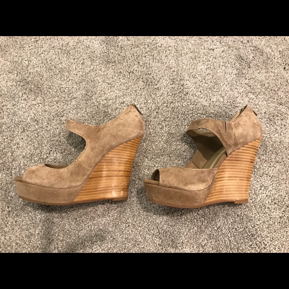 Seychelles Down to the Wire Taupe Suede Wedge, Sz7 - Picture 4 of 7